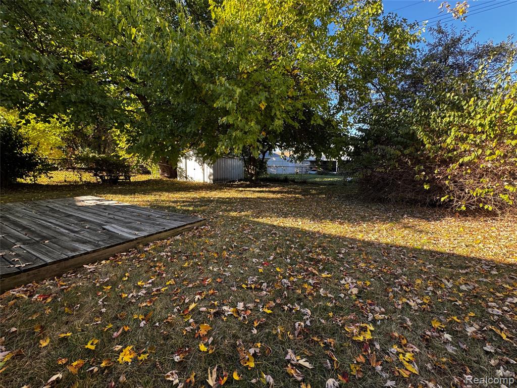 841 E Hudson Avenue, Madison Heights, MI 48071 — Photo 17