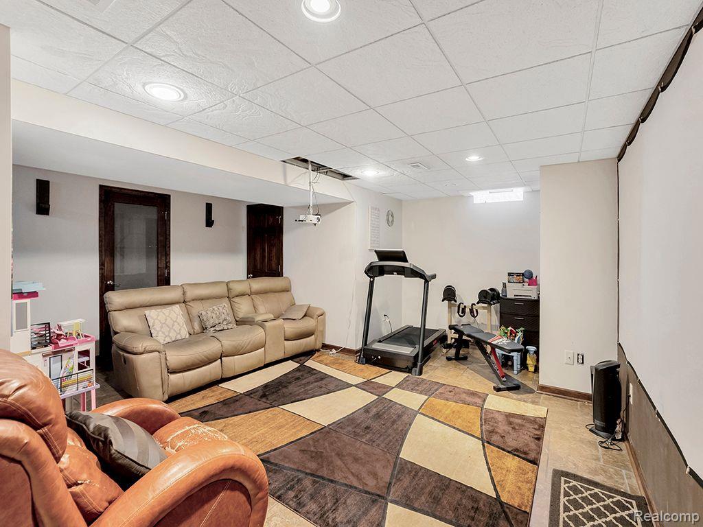 4166 BEDFORD Street, Dearborn Heights, MI 48125 — Photo 13