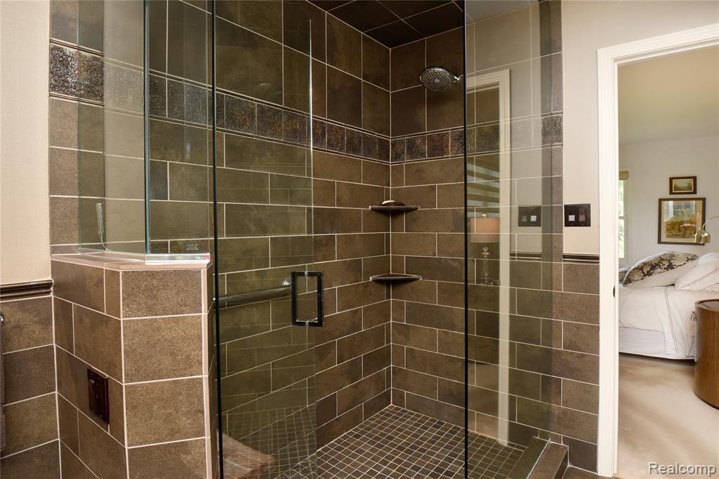2026 W Bend Court, Bloomfield Hills, MI 48302 — Photo 24