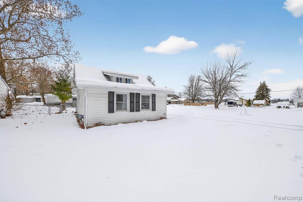 2754 Fishermans Drive, Highland, MI 48356 — Photo 4