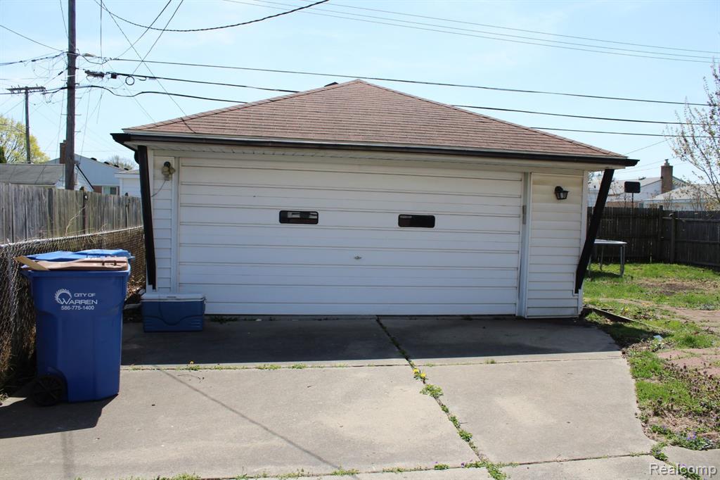 8340 ANNA Avenue, Warren, MI 48093 — Photo 18