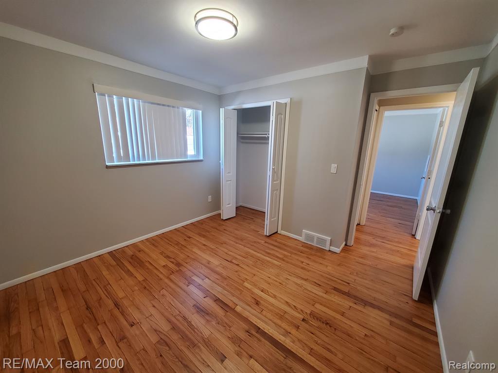 4639 KINGSTON Street, Dearborn Heights, MI 48125 — Photo 17