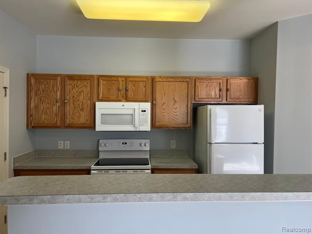 26652 KIRKWAY Drive, Woodhaven, MI 48183 — Photo 18