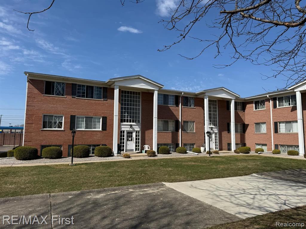 8171 DENWOOD Drive, APT 1, Sterling Heights, MI 48312 — Photo 2