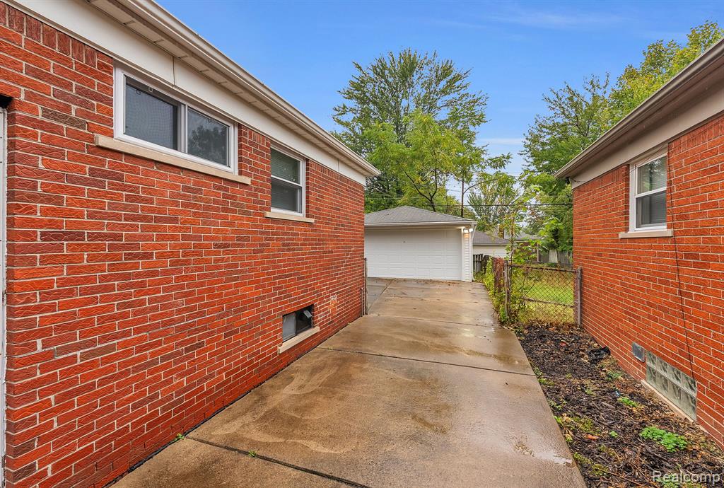 6159 N Highland Street, Dearborn Heights, MI 48127 — Photo 5