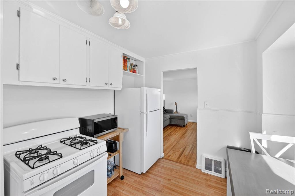 612 Mayflower Avenue, Lincoln Park, MI 48146 — Photo 11