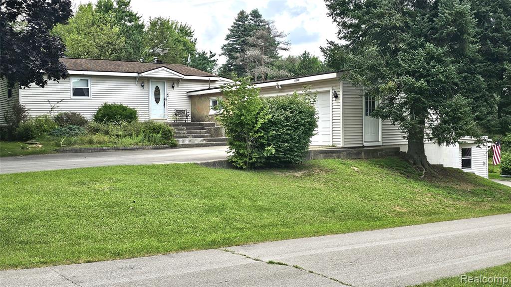 10040 Stinchfield Woods Road, Pinckney, MI 48169 — Photo 5