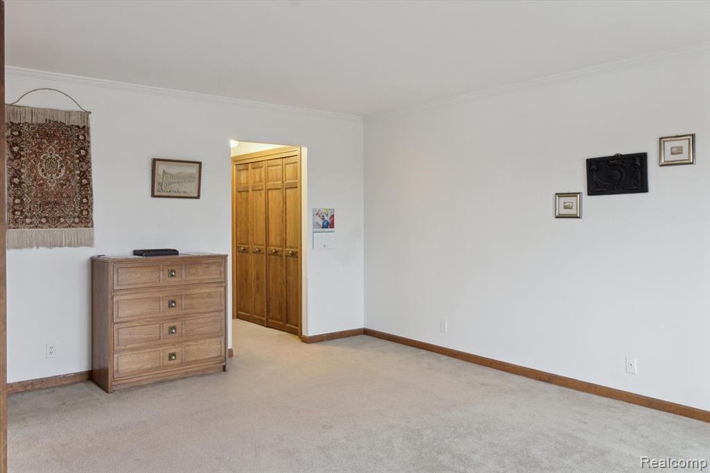43050 12 Oaks Crescent Drive, 3044, Novi, MI 48377 — Photo 16