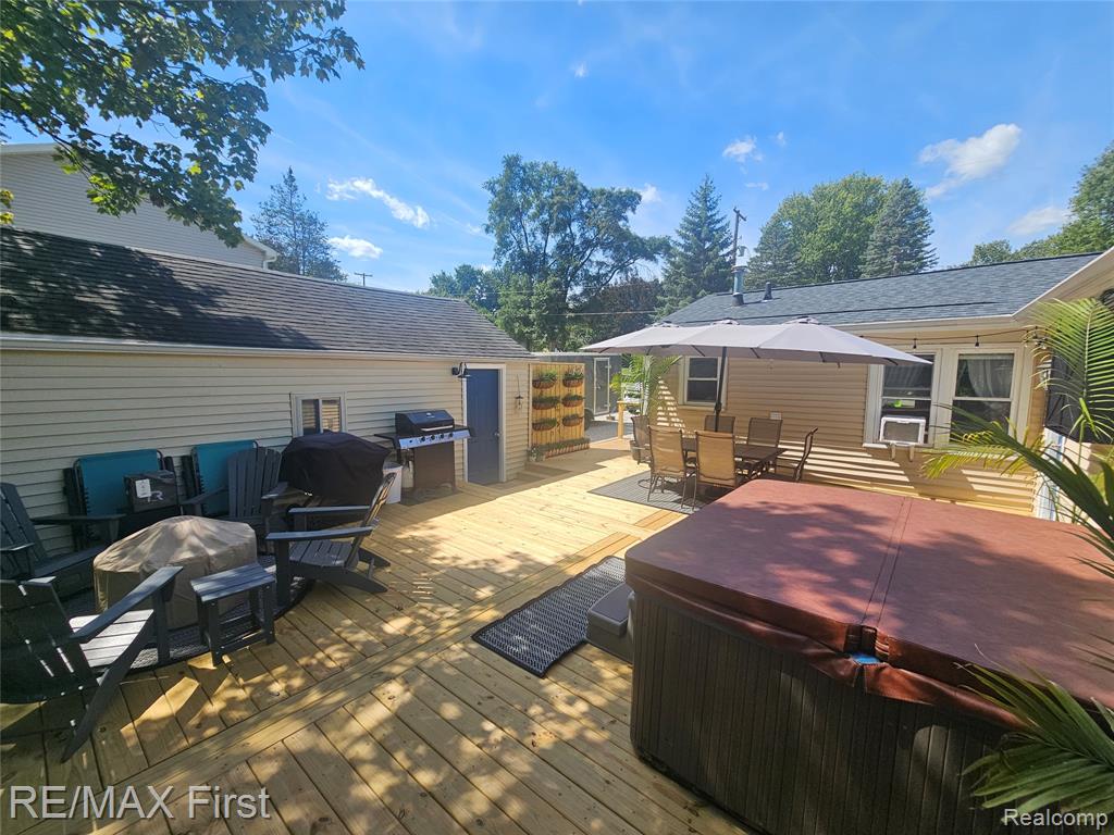 810 Forest Drive, Fenton, MI 48430 — Photo 7