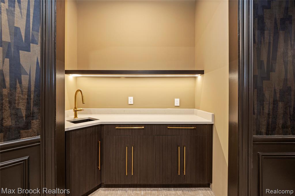 1888 W Tahquamenon Court, Bloomfield Hills, MI 48302 — Photo 61