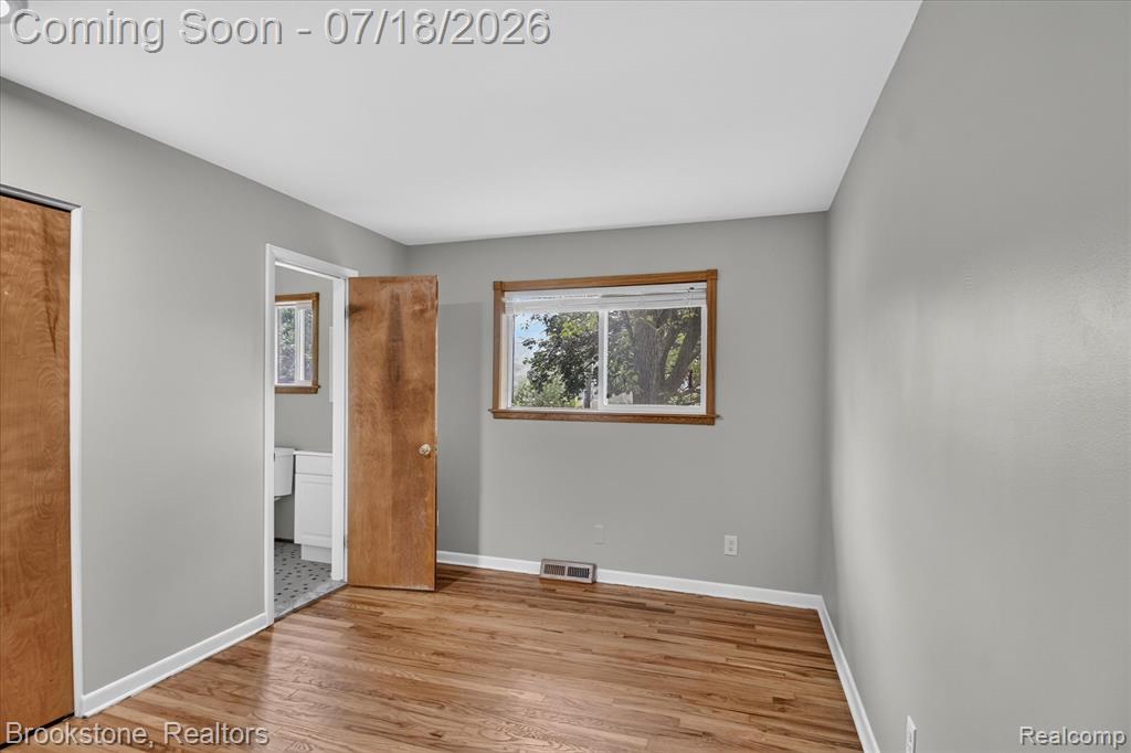 7176 Perry Lake Road, Clarkston, MI — Photo 27