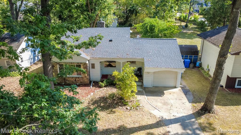 4120 Lotus Drive, Waterford, MI 48329 — Photo 35