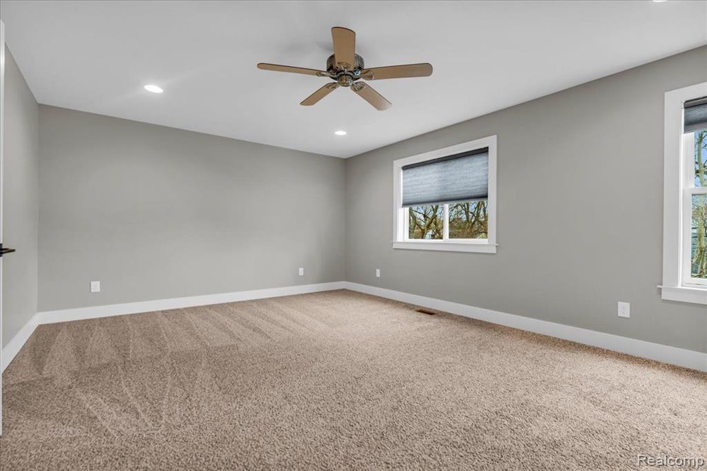 705 WHITCOMB Avenue, Royal Oak, MI 48073 — Photo 22