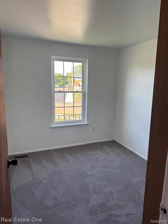 8852 Sunrise Drive, Sterling Heights, MI 48312 — Photo 17