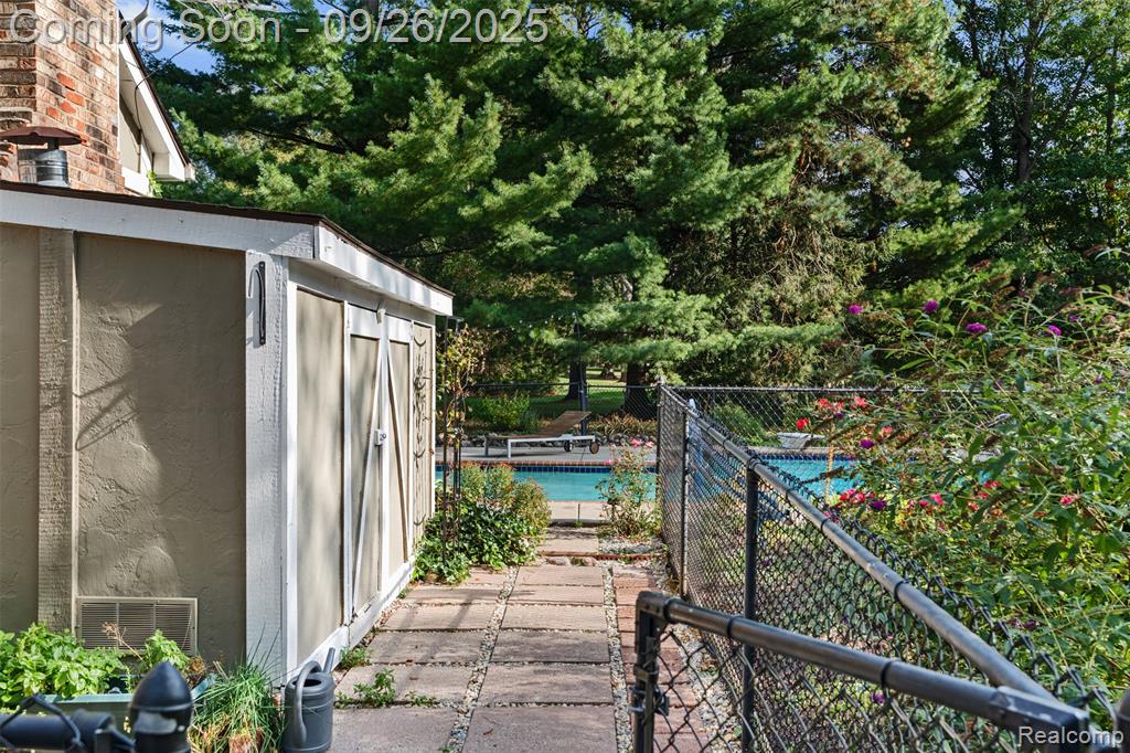 523 Uphill Road, Milford, MI 48381 — Photo 50
