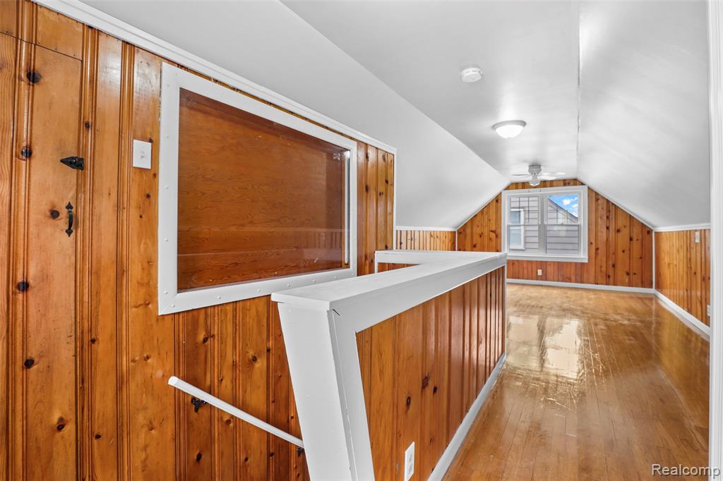 1990 Regina Avenue, Lincoln Park, MI 48146 — Photo 15