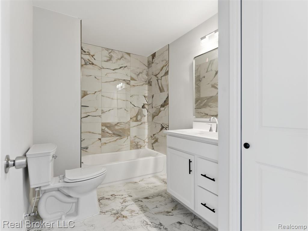 47136 Rosevillage Court, Shelby Twp, MI 48315 — Photo 28