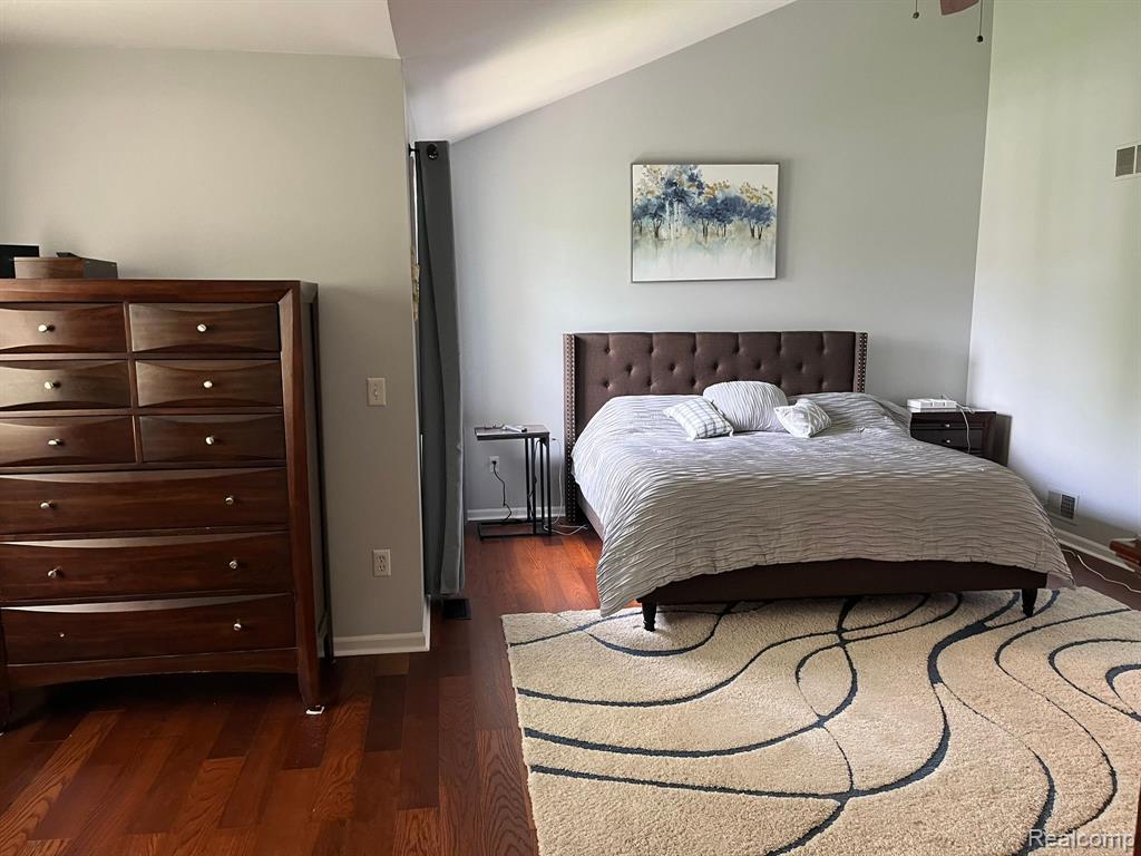 760 PEMBROKE, White Lake, MI — Photo 20