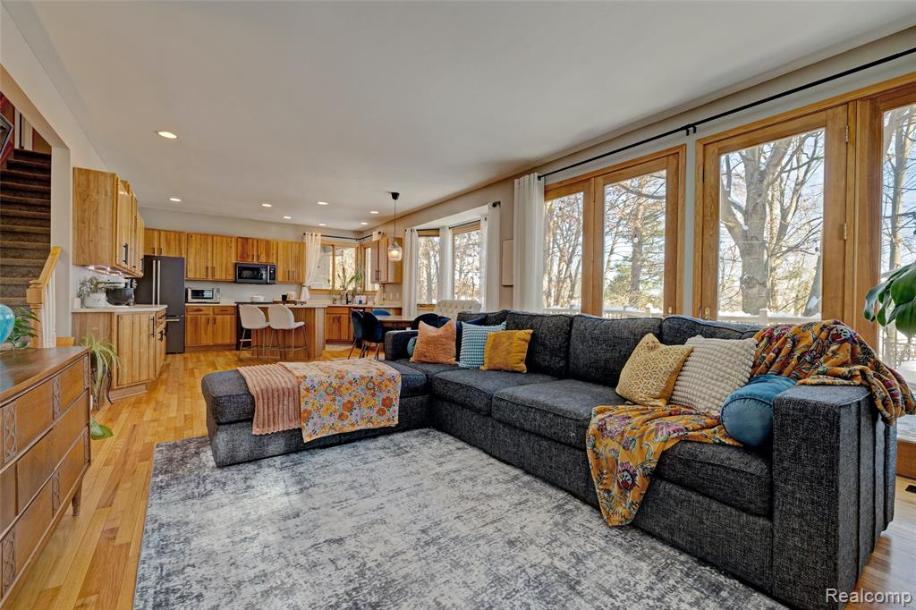 9619 Tree Top Court, Pinckney, MI, 48169