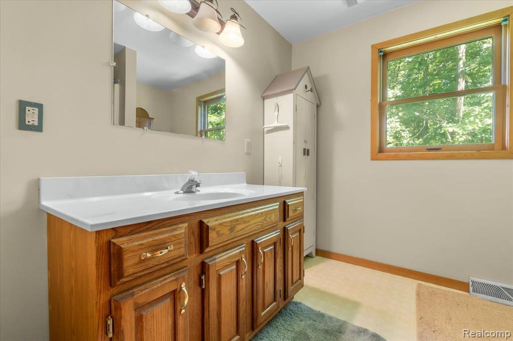 4710 Ormond Road, Davisburg, MI 48350 — Photo 23