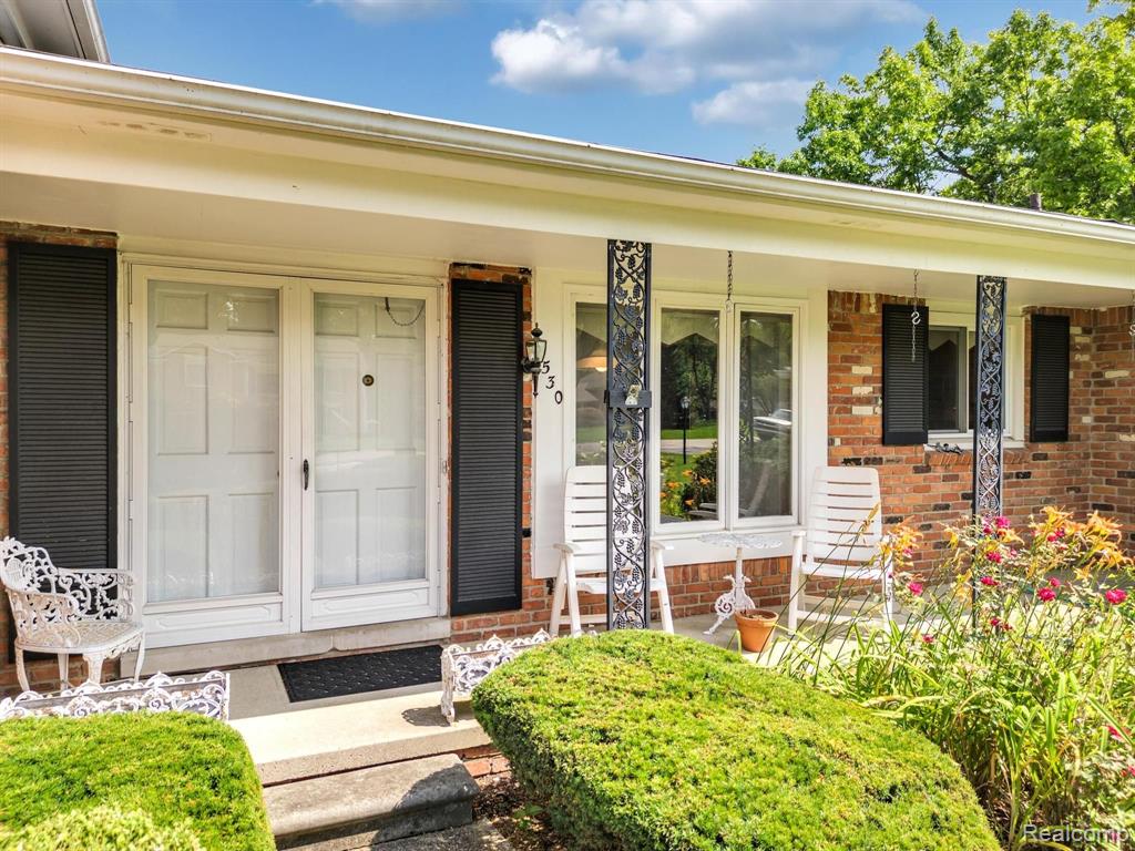 530 WHITEHALL Road, Bloomfield Hills, MI 48304 — Photo 55