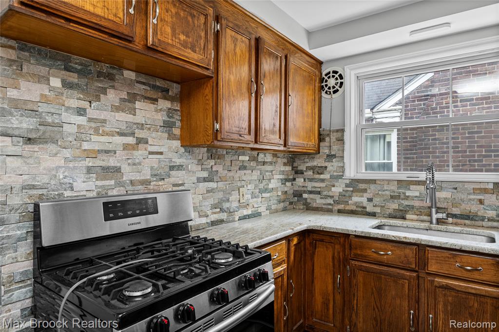 4391 Bishop Street, Detroit, MI 48224 — Photo 9
