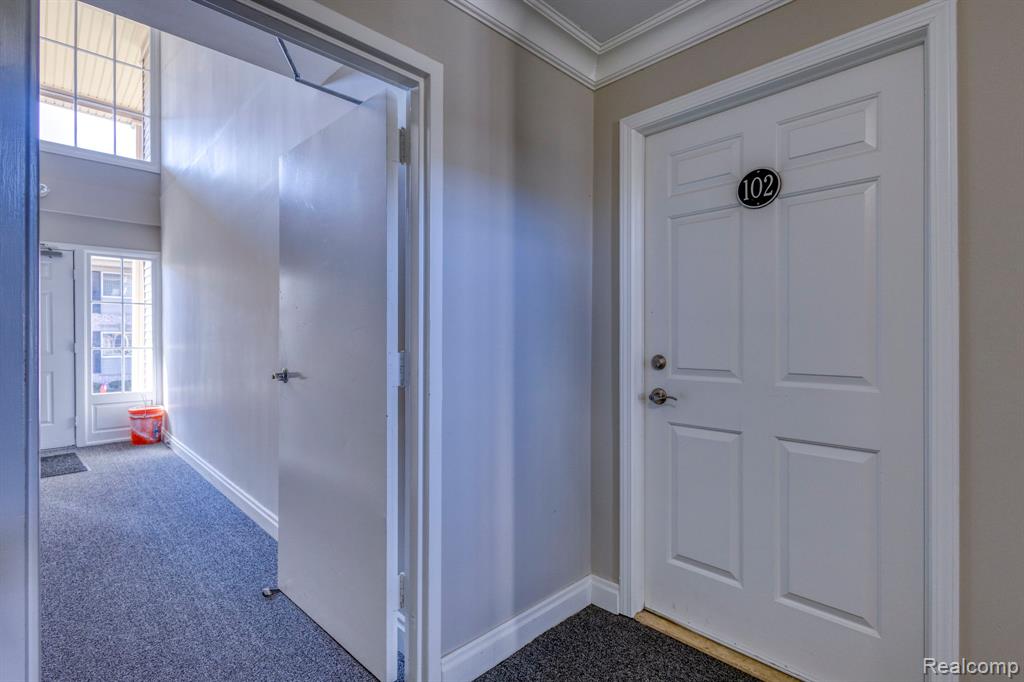 6121 Orchard Lake Road, 102, West Bloomfield, MI — Photo 27