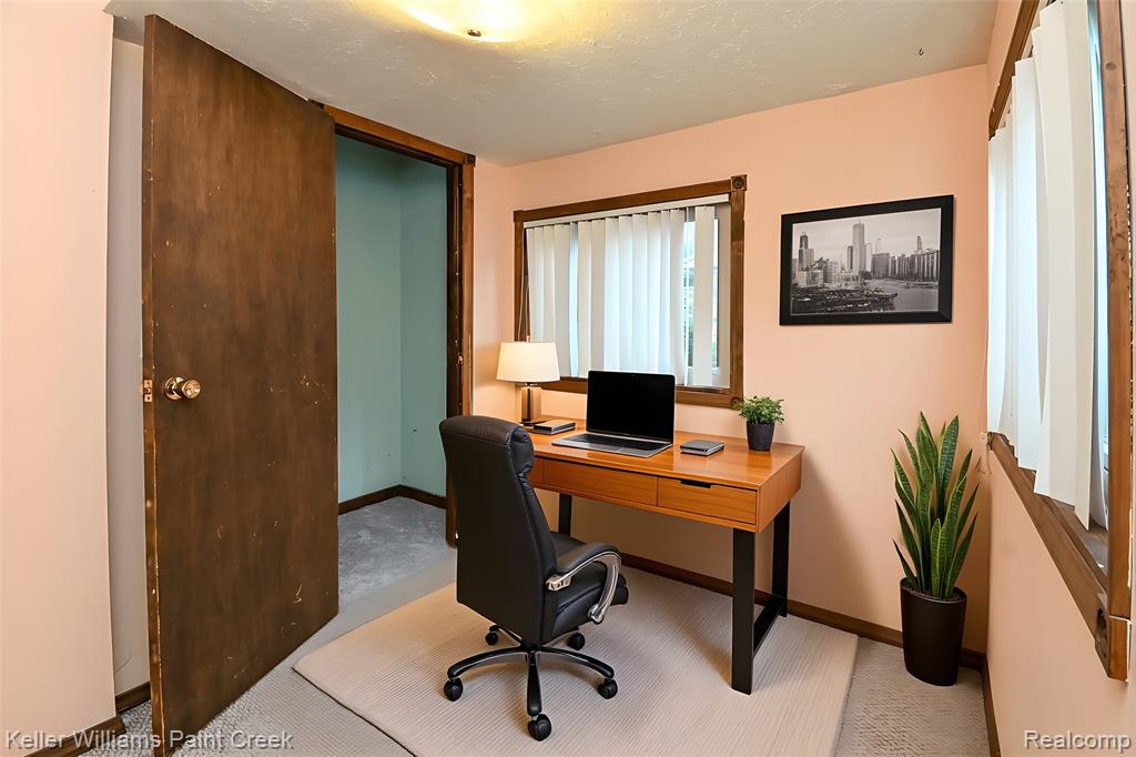 6903 Dandison Boulevard, West Bloomfield, MI 48324 — Photo 24