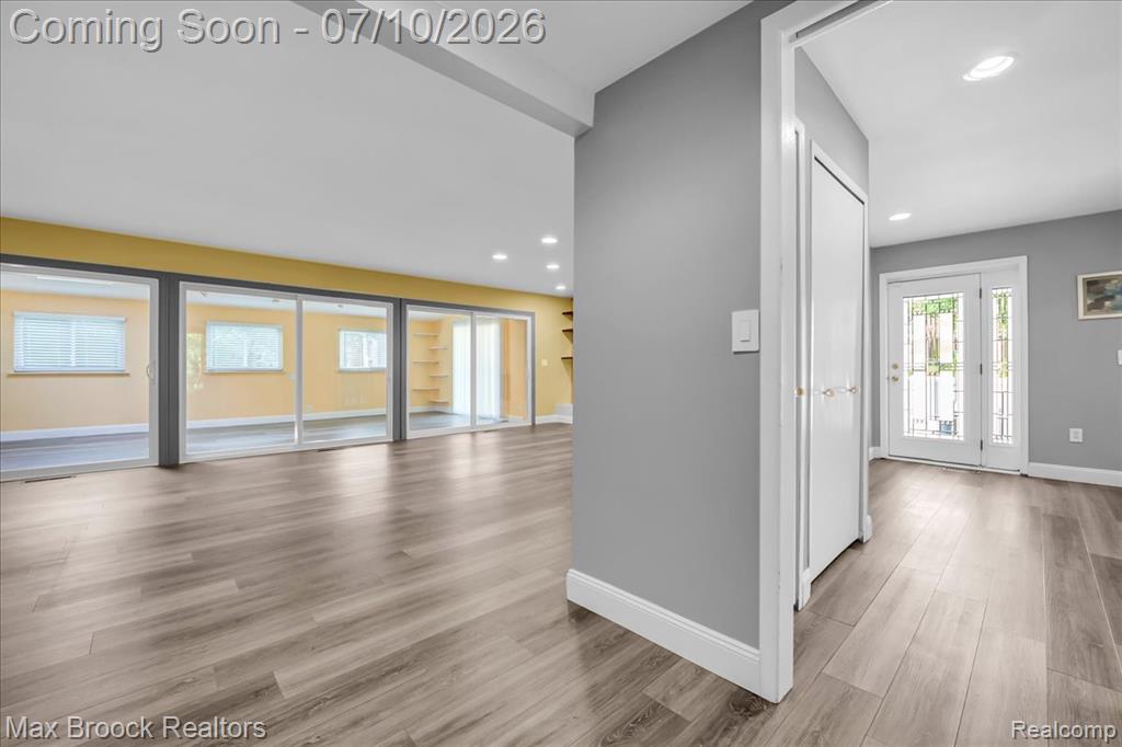 5229 Simpson Lake Road, West Bloomfield, MI 48323 — Photo 9