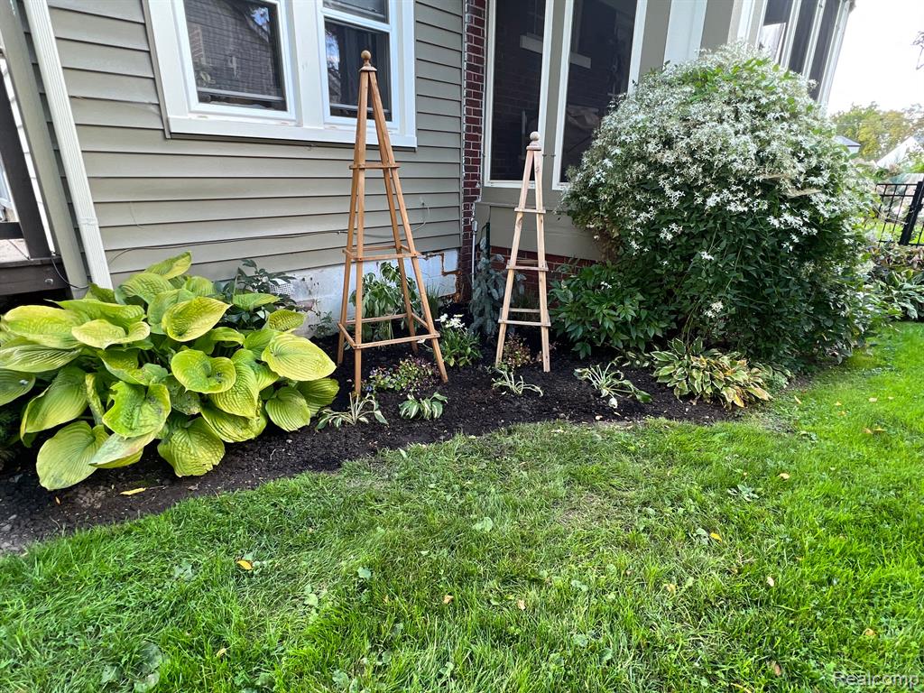 717 W 12 MILE Road, Royal Oak, MI 48073 — Photo 29