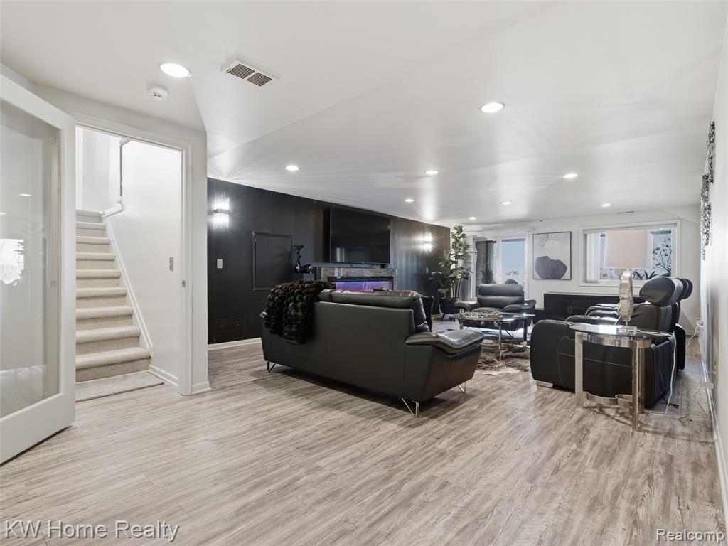 4749 Tara Court, West Bloomfield, MI 48323 — Photo 57
