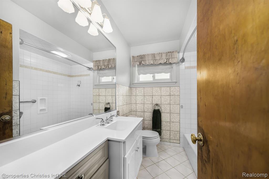 7631 ROBINSON Avenue, Allen Park, MI 48101 — Photo 21