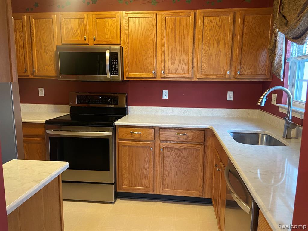 16821 Carriage Way, 672, Northville, MI 48168 — Photo 6