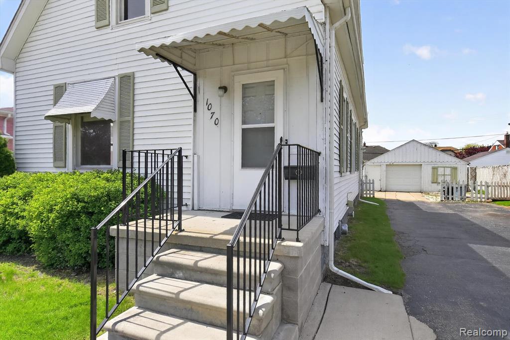 1070 1st Street, Wyandotte, MI 48192 — Photo 3
