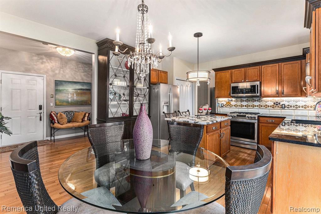 1304 YOSEMITE VALLEY Drive, Milford, MI 48381 — Photo 10