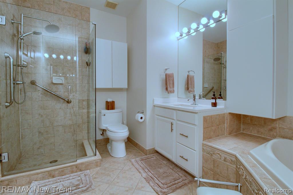 49698 Timber Trail, Novi, MI — Photo 25