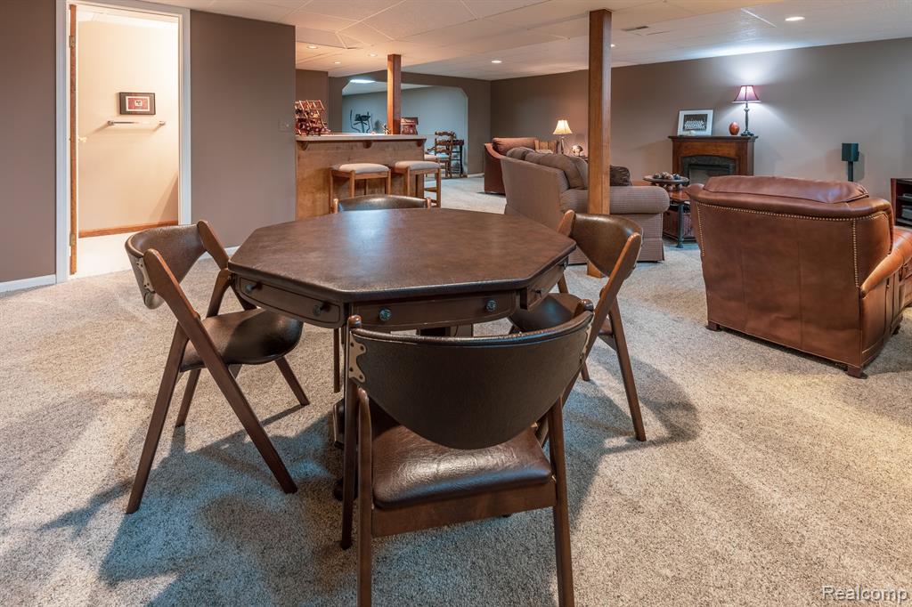 900 DREW Drive, Troy, MI 48098 — Photo 33