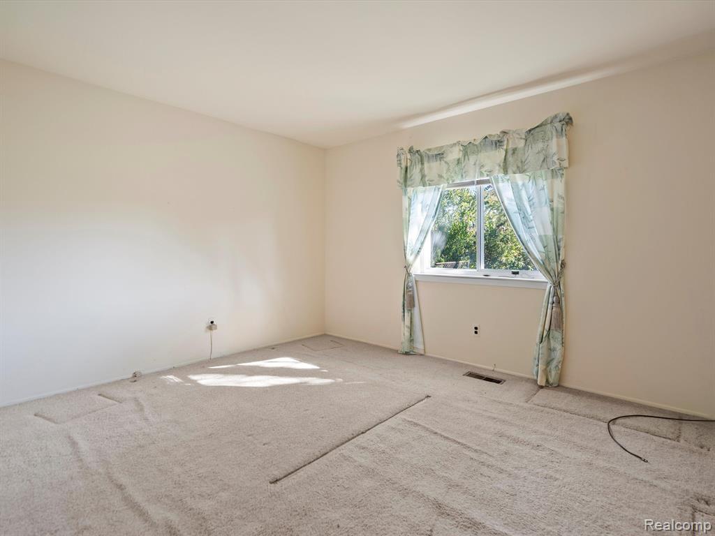 42909 LOMBARDY Drive, Canton, MI 48187 — Photo 19
