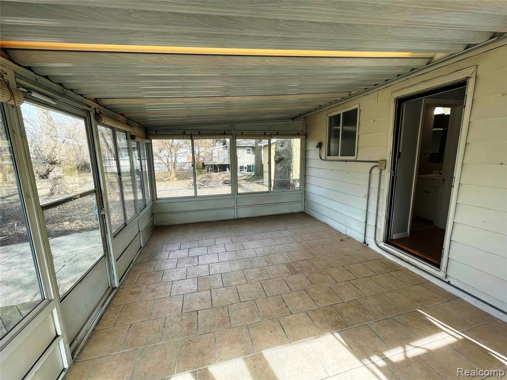 916 Owana Avenue, Royal Oak, MI 48067 — Photo 14
