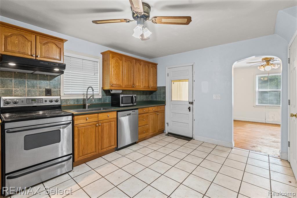 7173 Porter Road, Grand Blanc, MI 48439 — Photo 16