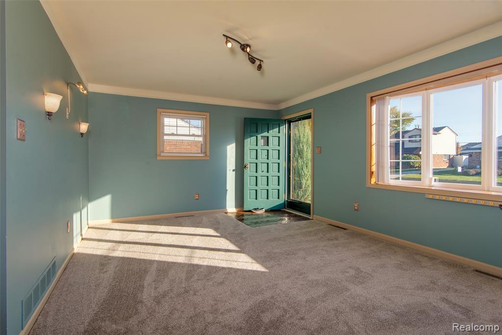 18552 Hinton Street, Riverview, MI 48193 — Photo 5