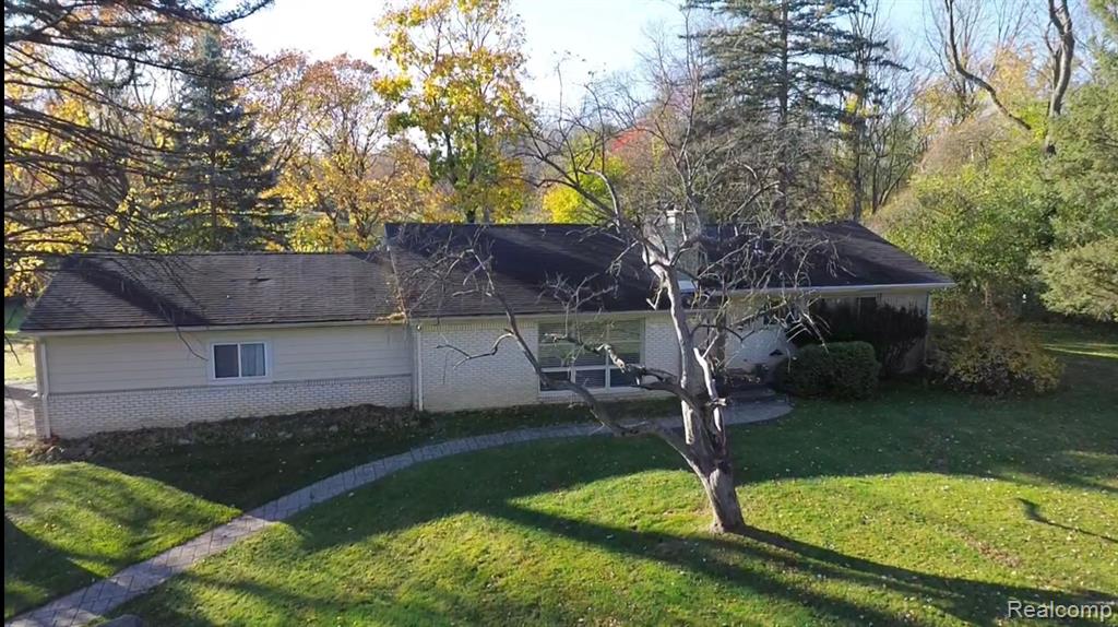 460 N EVANSDALE Drive, Bloomfield Hills, MI 48304 — Photo 39