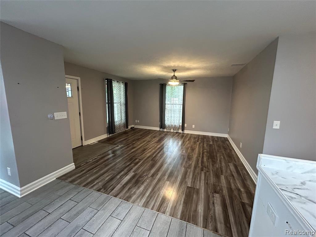 4247 Laforest Drive, Waterford, MI 48329 — Photo 4