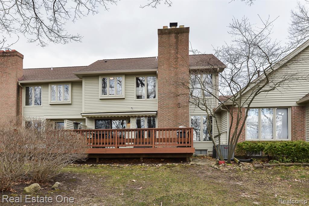 4490 GOLF VIEW Drive, Brighton, MI 48116 — Photo 3