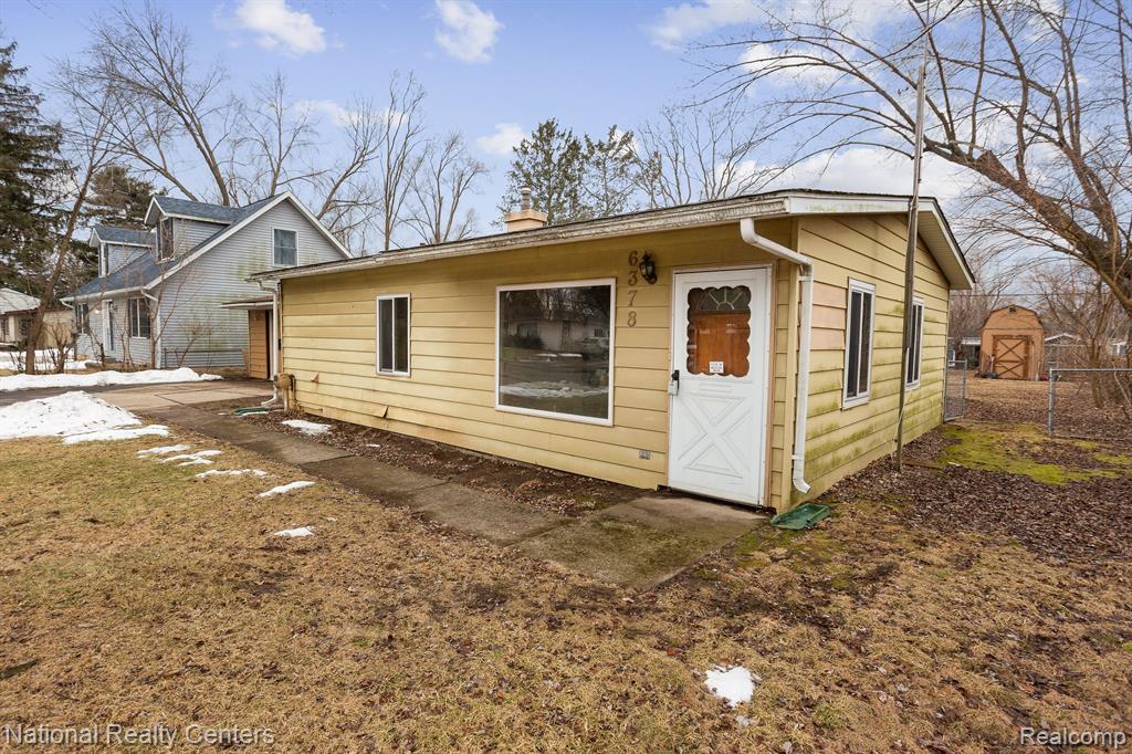 6378 Beth, Brighton, MI 48116 — Photo 32