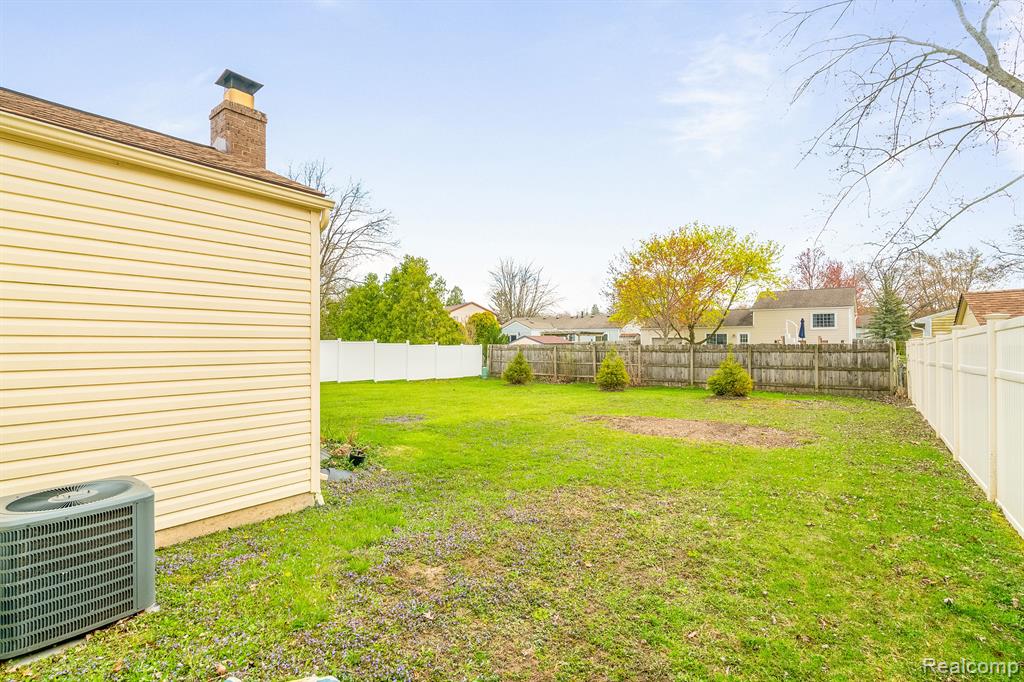 5745 NEW MEADOW Drive, Ypsilanti, MI 48197 — Photo 4