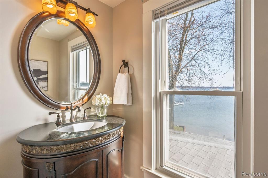9568 MAIN Street, Whitmore Lake, MI 48189 — Photo 26