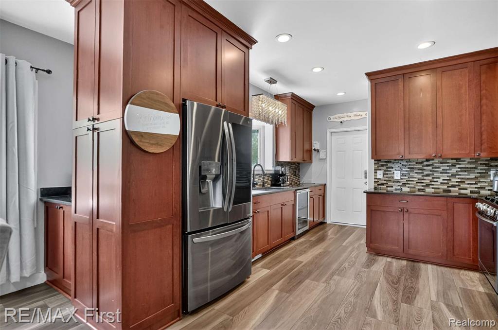 803 W University Drive, Rochester, MI 48307 — Photo 9