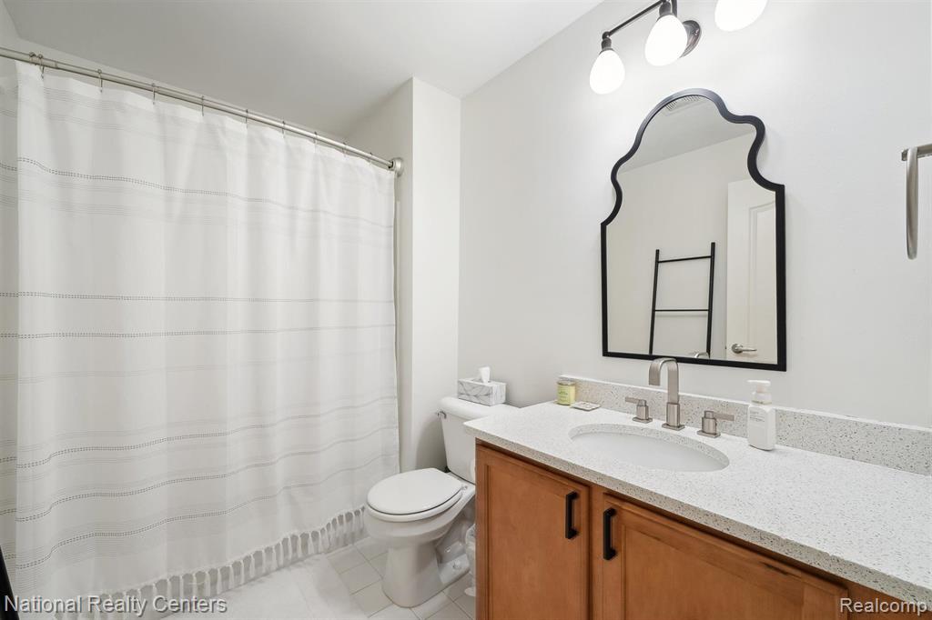 5639 HEATHLAND Circle, Clarkston, MI — Photo 24