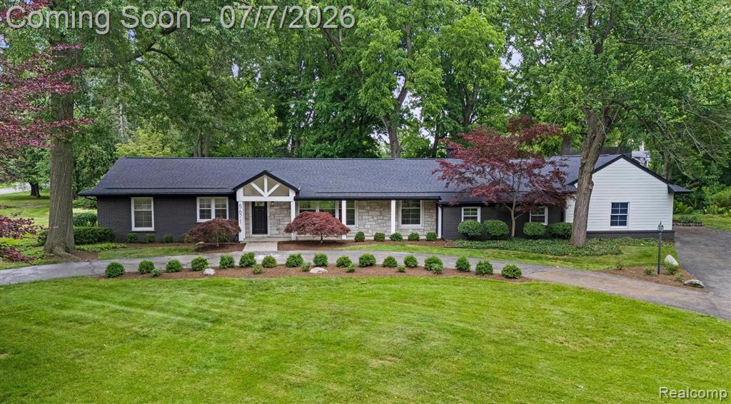 5671 Shadow Lane, Bloomfield Hills, MI 48302 — front exterior